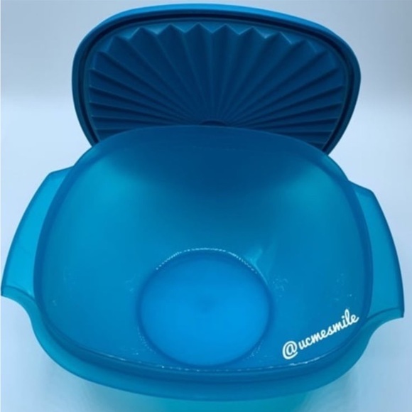 Tupperware Blue Medium Servalier Bowl Container Set - Picture 5 of 6